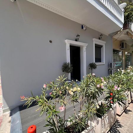 Kontis' Furnished Apartment Loutráki Exterior photo